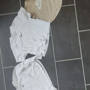 Nike crop t shirts girls